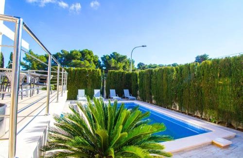 Son Moll Villa | Soleado chalet con Piscina, WIFI y A/C
