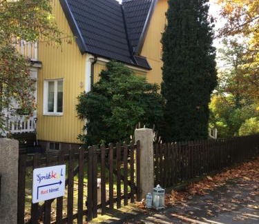Alingsas Bed & Breakfast | Solhuset intill ån