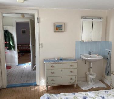 Bastad Apartment | Solhyddan, tvårumslägenhet i villa nära havet