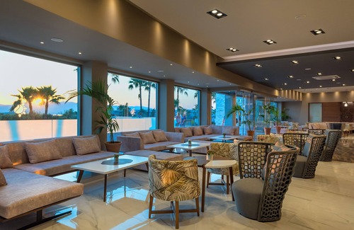 Pyrgos Psilonerou Hotel | Solimar Aquamarine Resort