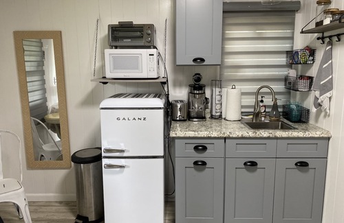 Campbell Apartment | SOLO! Tiny house cozy retreat