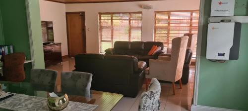 Robertsham House | Solomon bnb
