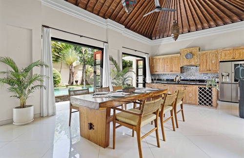 Sanur Villa | Sombra Villa by Kozystay - Sanur