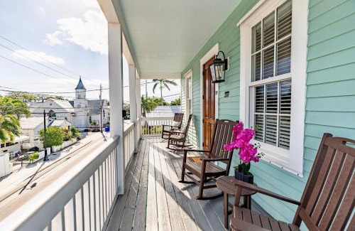 Old Town House | Sombrero Reef Light Suite