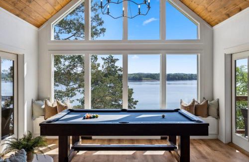 Dandridge House | Someday Cottage Luxury Lakefront Views for 6 withPool & Billiards
