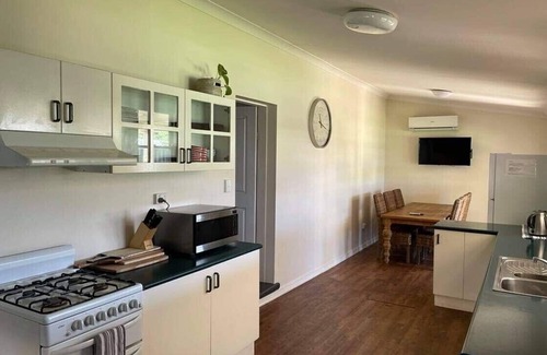 South Albury House | Somerby Stays – Heritage Charm & Modern Comfort.