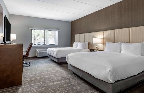 Somerset Hotel | Somerset Lofts, Ascend Hotel Collection