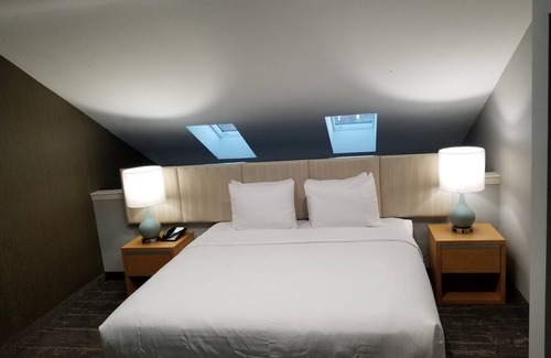 Somerset Hotel | Somerset Lofts, Ascend Hotel Collection