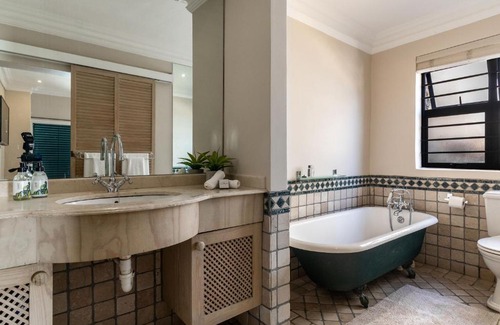 Camps Bay House | Something Special Villa in glitzy Camps Bay