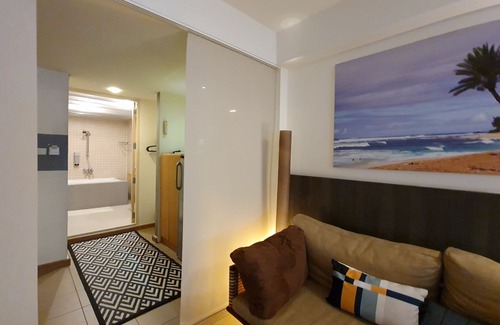 Bang Rak House | Somewhere to Escape - Hometel