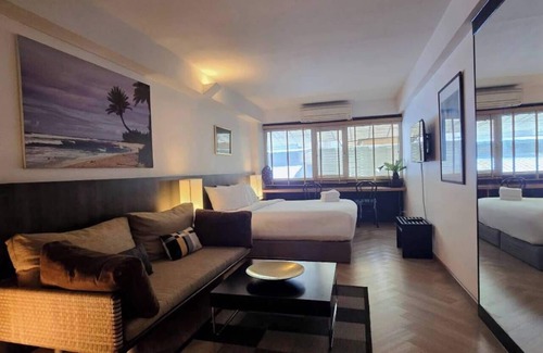 Bang Rak House | Somewhere to Escape - Hometel