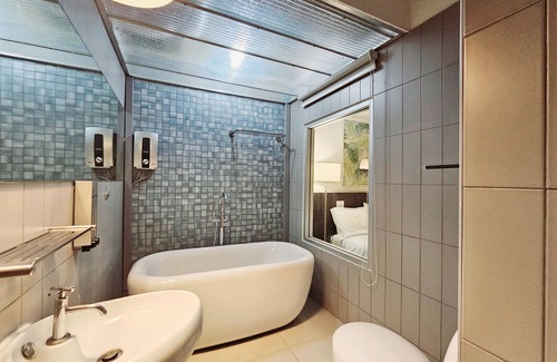 Bang Rak House | Somewhere to Escape - Hometel