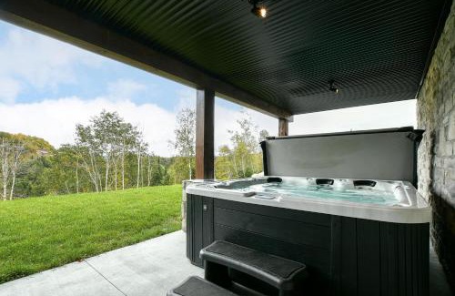 Saint-Faustin-Lac-Carre Ski Chalet | Sommet White Golf Hot tub Ski 10min