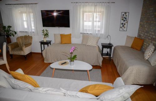 Gyor Apartment | Somos Apartman