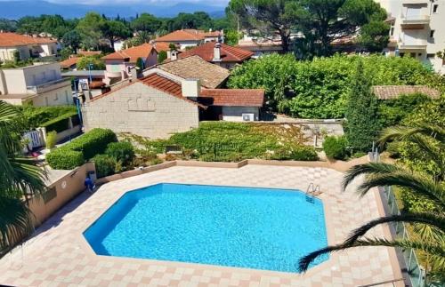 Mandelieu-la-Napoule Beach House | Somptueux deux pieces, entre mer & piscine !