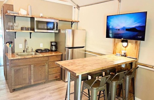 Sutherland Springs House | Son's Rio Cibolo Birdhouse Cabin #17 Perfect Place For A Romantic Getaway!