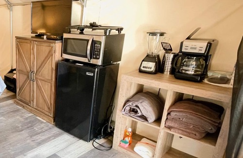 Fentress Cabin | Son's River Ranch Glamping Cabin #29