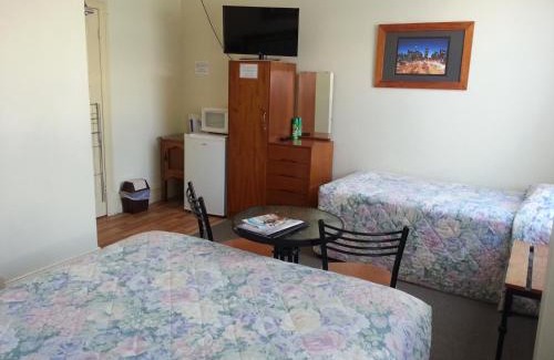 Wallaroo Hotel | Sonbern Lodge Motel