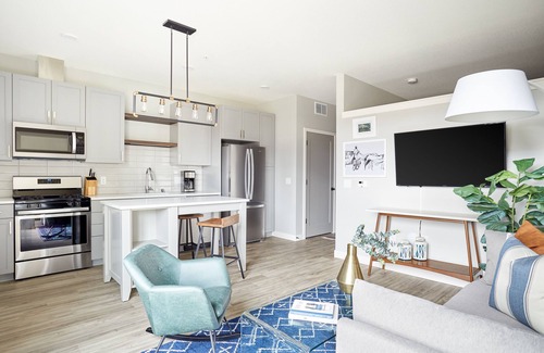 Mill District Apartment | Sonder at Vicinity | One-Bedroom Apartment