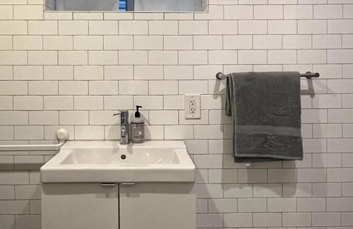 Brooklyn Apartment | Sonder The Industrialist Queen Room
