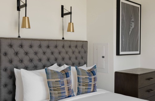 Truxton Circle Apartment | Sonder Vicino | Two-Bedroom Apartment w/ Balcony