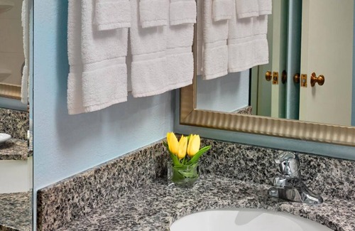 Highland Hills Hotel | Sonesta ES Suites Chicago - Lombard