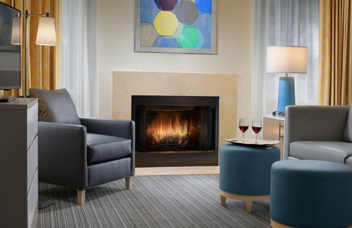 Highland Hills Hotel | Sonesta ES Suites Chicago - Lombard