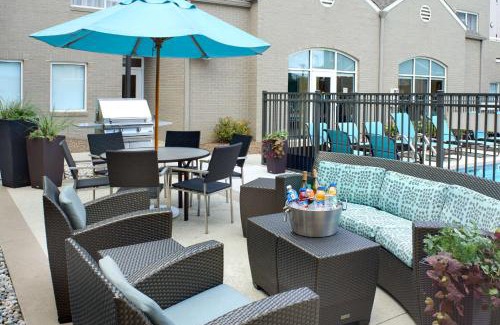 Warren Hotel | Sonesta ES Suites Detroit Warren