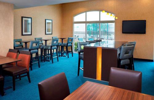 Warren Hotel | Sonesta ES Suites Detroit Warren