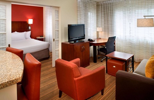 Warren Hotel | Sonesta ES Suites Detroit Warren