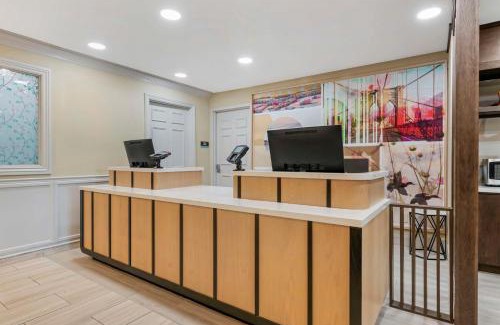 Herndon Hotel | Sonesta ES Suites Dulles Airport