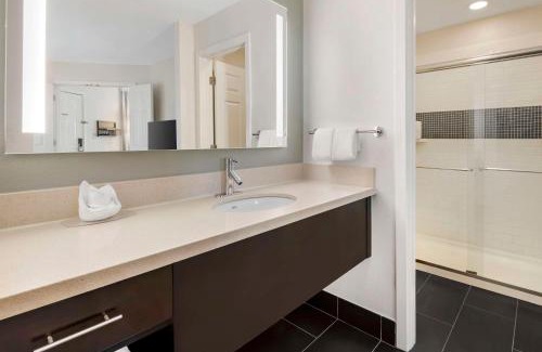 Herndon Hotel | Sonesta ES Suites Dulles Airport