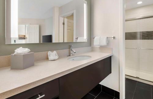 Herndon Hotel | Sonesta ES Suites Dulles Airport