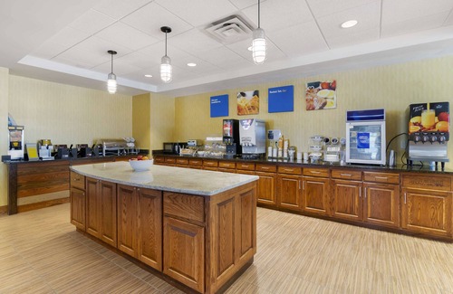 Minot Hotel | Sonesta Essential Minot