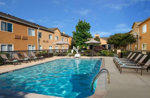 Twin Brook Hotel | Sonesta Select Chattanooga Hamilton Place