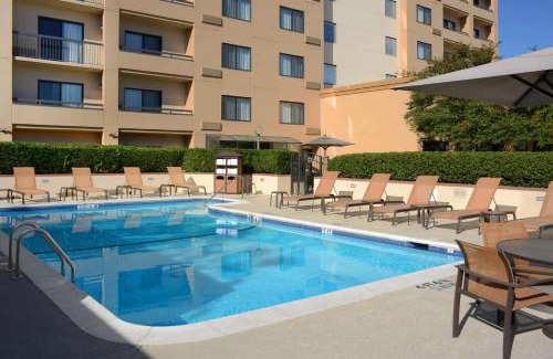North Dallas Hotel | Sonesta Select Dallas Central Expressway