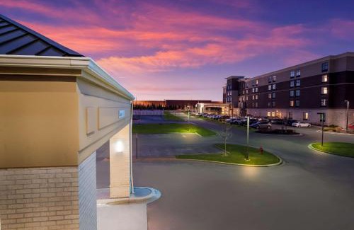 Novi Hotel | Sonesta Select Detroit Novi