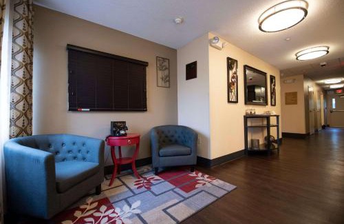 Warrenville Hotel | Sonesta Simply Suites Chicago Naperville