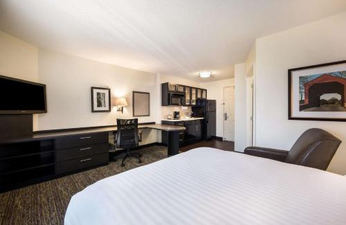Warren Hotel | Sonesta Simply Suites Detroit Warren
