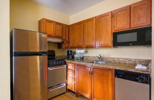 Novi Hotel | Sonesta Simply Suites Detroit Novi