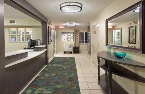 Troy Hotel | Sonesta Simply Suites Detroit Troy