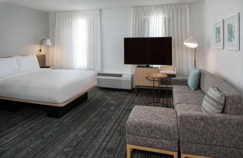 Falls Church Hotel | Sonesta Simply Suites Falls Church