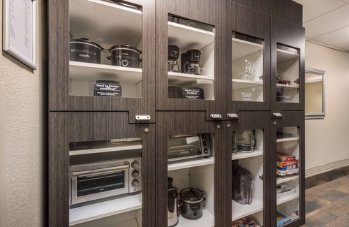 Schiller Park Hotel | Sonesta Simply Suites Chicago O'Hare Airport