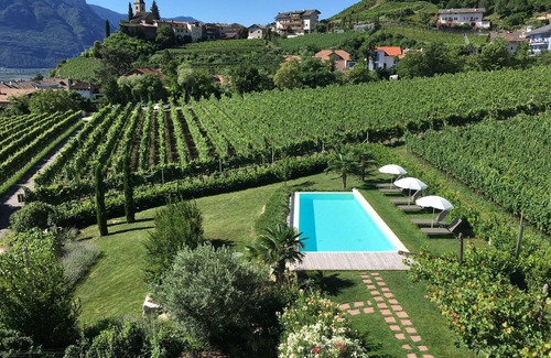 Tramin Apartment | Sonnenhof Apartment "Kalterer See" with panoramic terrace and saltwater pool