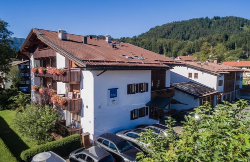 Bad Wiessee Apartment | Sonnenbichl, 3-room, top floor, east/west, mountain view, 2 balconies - Trinkl