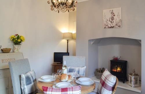 Ammanford House | Sonny Cottage