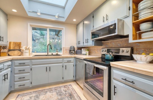 Kenwood House | Sonoma Creek Haven – Creekside Near 20+ Wineries