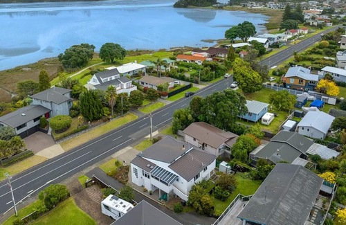 Ohope House | Sonya & Davids Harbour Side Holiday Home in Beautiful Ohope Beach