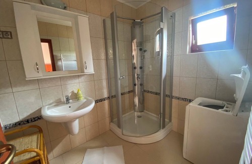 Zamardi Bed & Breakfast | Soothing bed & breakfast with WiFi in Zamárdi central