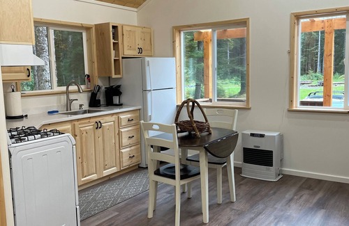 Gustavus Cabin | Soothing cabin with Wrap around Porch